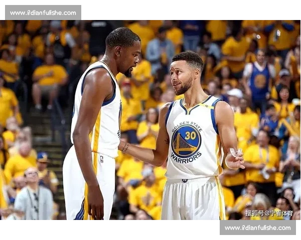 NBA最新动态：湖人勇士激战正酣，杜兰特与詹姆斯再度碰面引关注